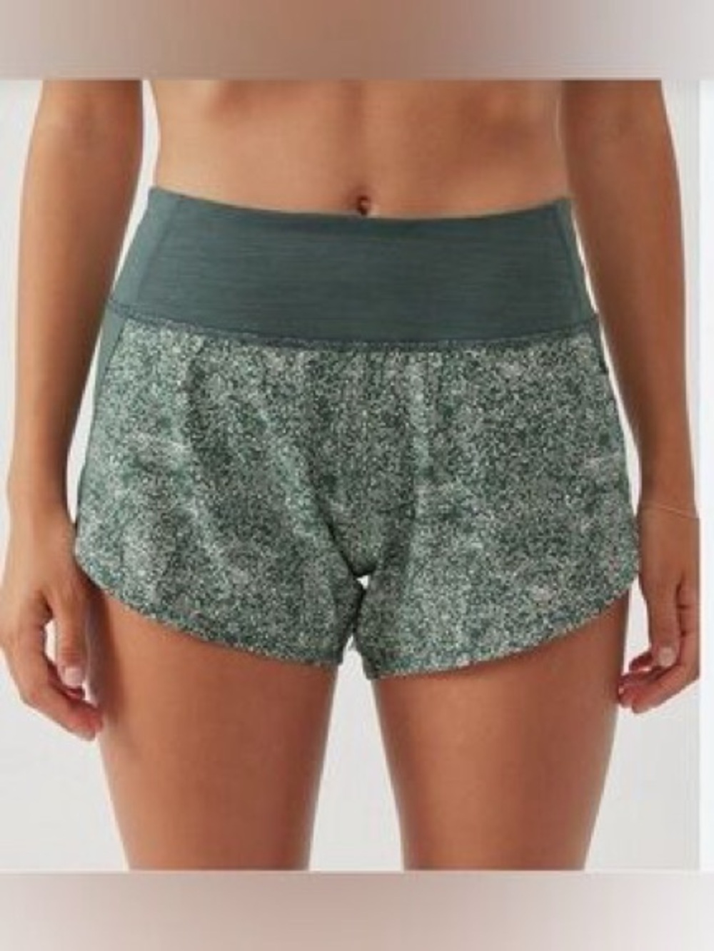 Outdoor Voices 2" Hudson Short - Pebbled Green